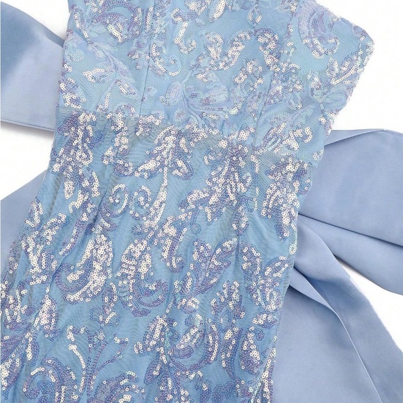 Stunning Formal Sequined Dress with Huge Bow - Picture 7 of 10